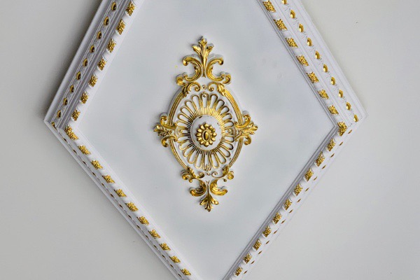 Cận cảnh dát vang mâm trần thủ đức